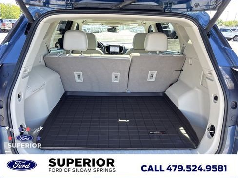 Used 2024 GMC Terrain Denali w/ Denali Premium Package AWD/4WD image 8