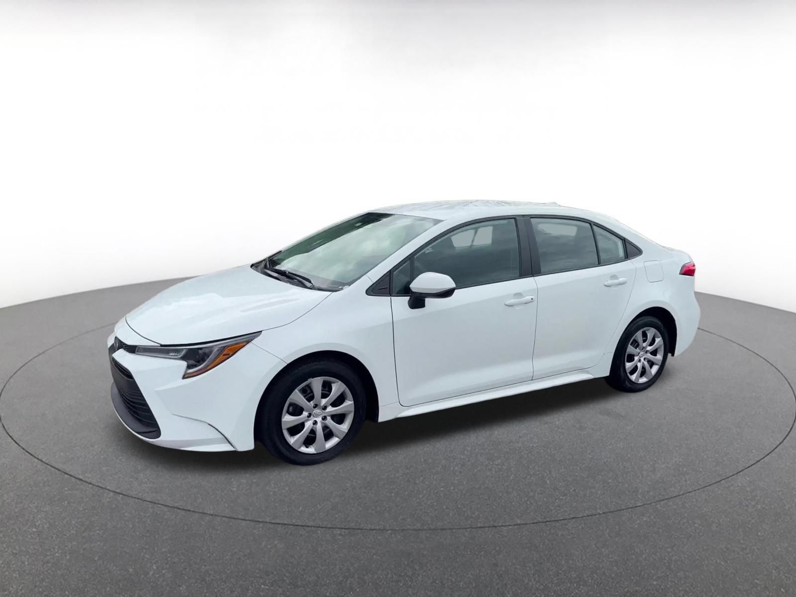 Used 2025 Toyota Corolla LE FWD image 6