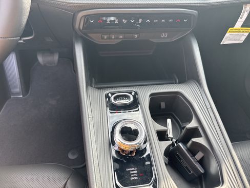 New 2026 Jeep Cherokee Limited image 28