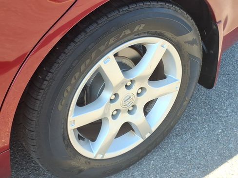 Used 2005 Nissan Altima 3.5 SL FWD image 11