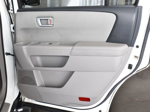 Used 2015 Honda Pilot SE image 29