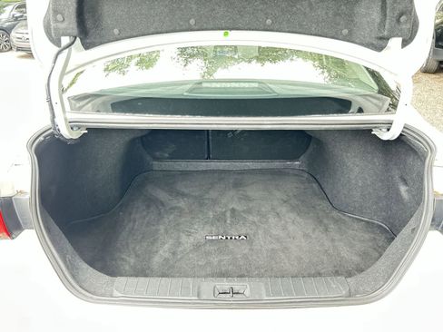 Used 2024 Nissan Sentra SV FWD image 9