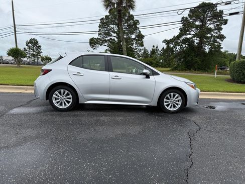 Used 2023 Toyota Corolla SE FWD image 5
