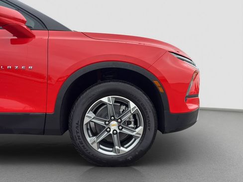 Used 2026 Chevrolet Blazer LT FWD image 21