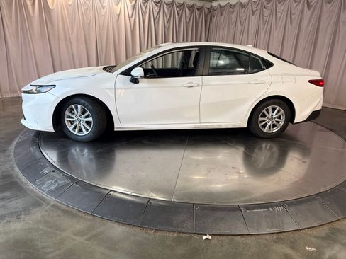 Used 2025 Toyota Camry LE w/ Convenience Package FWD image 8