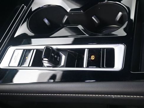 Used 2024 Volkswagen Atlas Cross Sport SE image 14