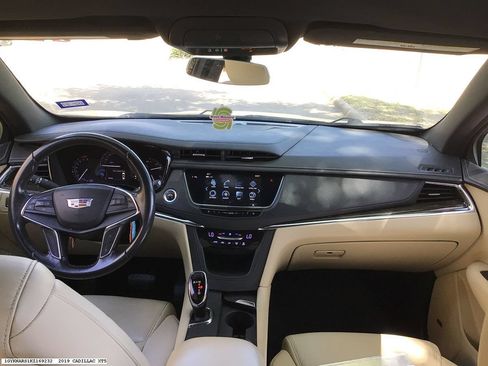 Used 2019 Cadillac XT5 FWD image 12