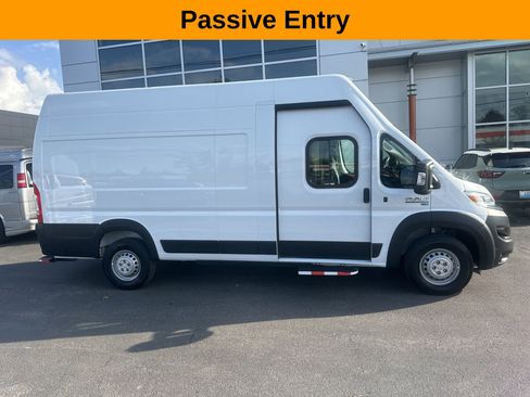 Used 2024 RAM ProMaster 3500 w/ Delivery Van Package FWD image 2