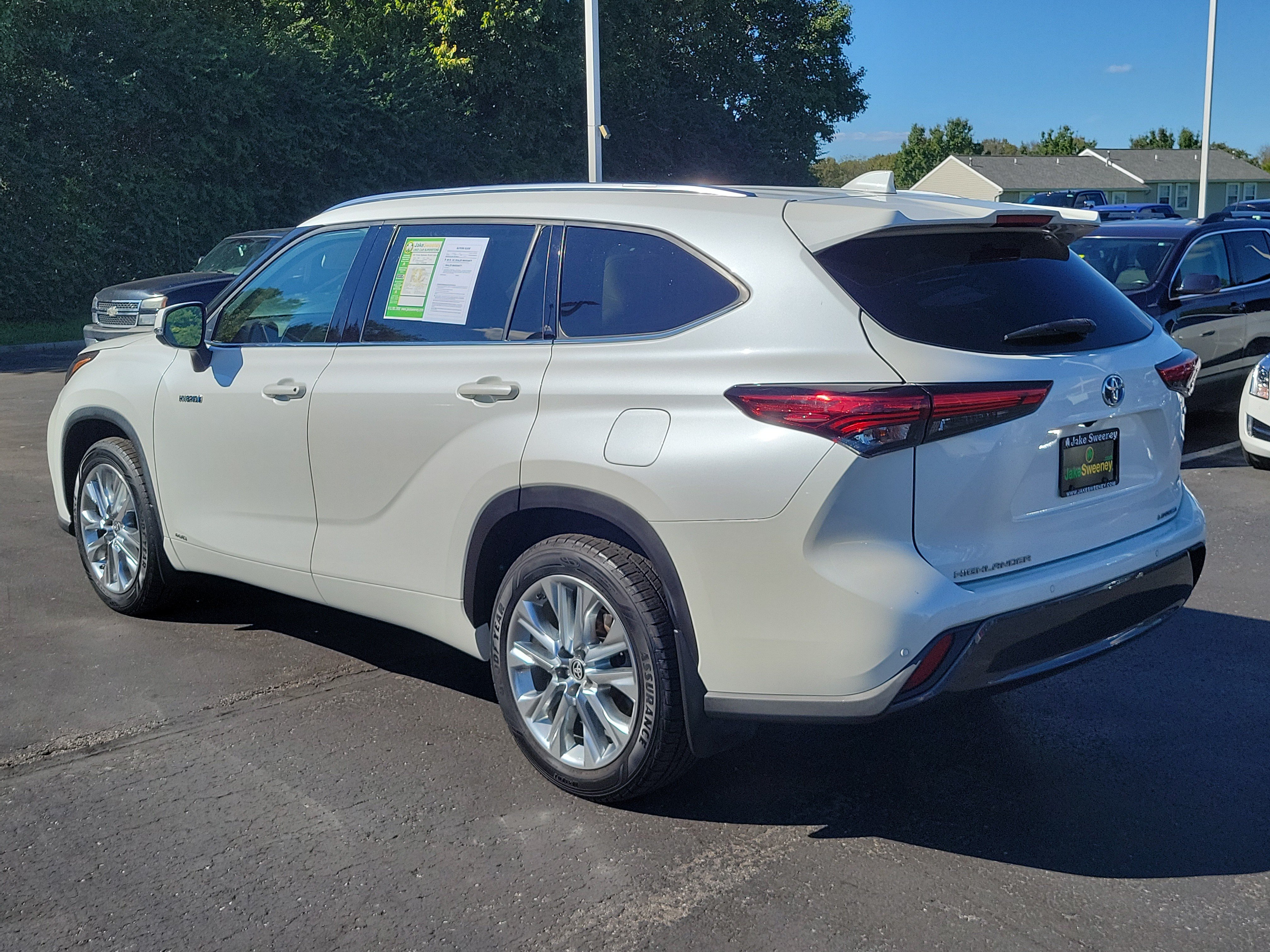 Used 2021 Toyota Highlander Limited AWD/4WD image 3