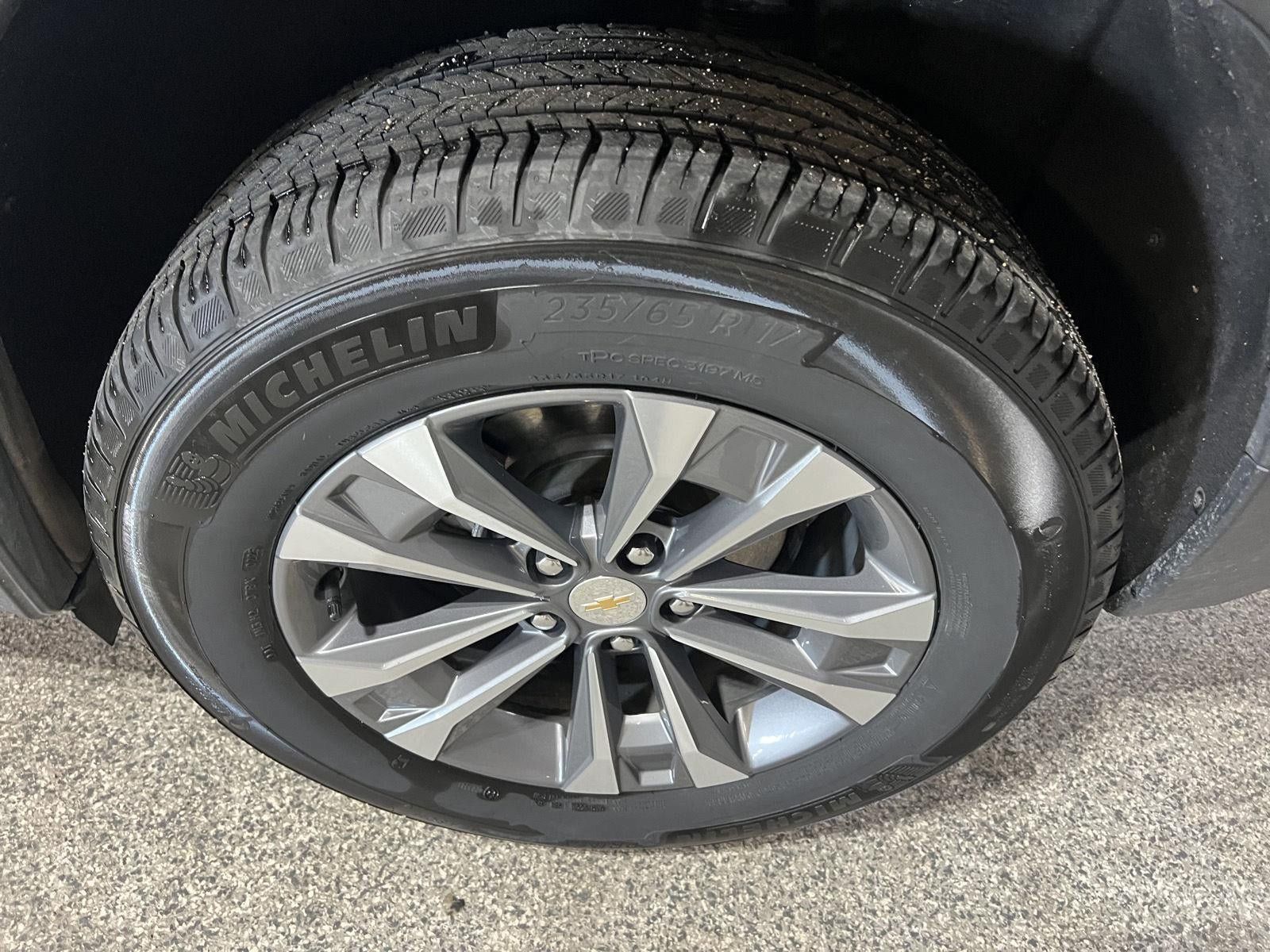 Used 2025 Chevrolet Equinox LT AWD/4WD image 27