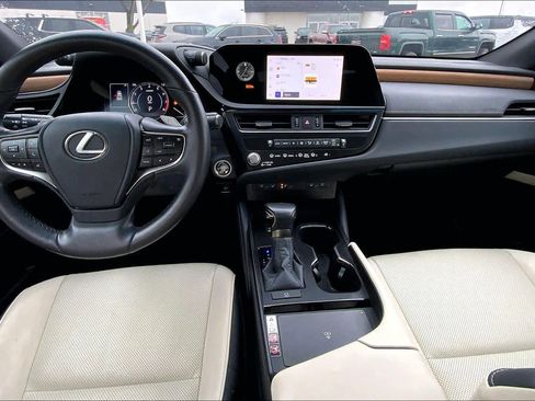 Used 2024 Lexus ES 350 w/ Premium Package image 14