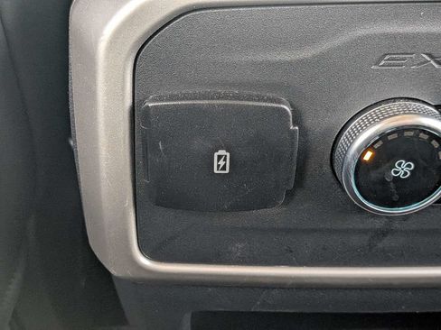 Used 2023 Ford Expedition XLT RWD image 18