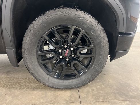 New 2026 GMC Sierra 1500 Elevation image 18