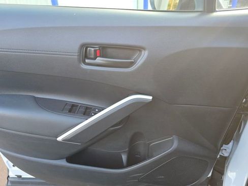 Used 2025 Toyota Corolla Cross AWD Hybrid w/ Moonroof Package image 13