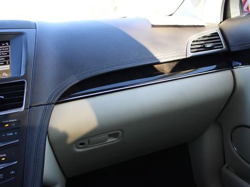 Used 2018 Lincoln MKT AWD w/ Technology Package image 21