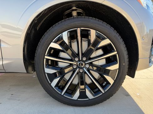 New 2026 Volvo XC60 T8 Ultra w/ Protection Package Premier image 7