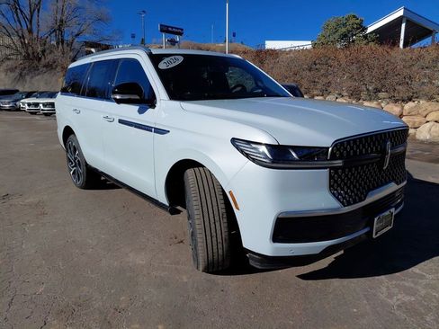 New 2026 Lincoln Navigator Reserve image 9