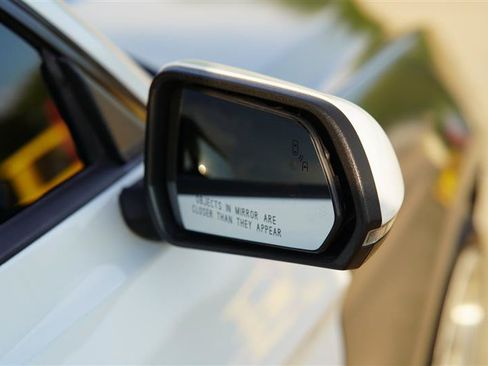 Used 2015 Ford Mustang Coupe RWD image 31