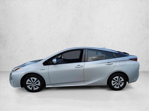 Used 2017 Toyota Prius Three FWD image 8