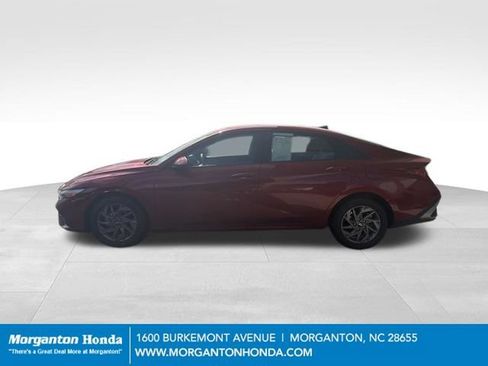 Used 2024 Hyundai Elantra SEL FWD image 5