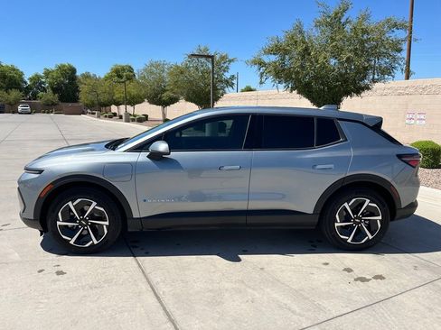 Used 2026 Chevrolet Equinox EV LT FWD image 9