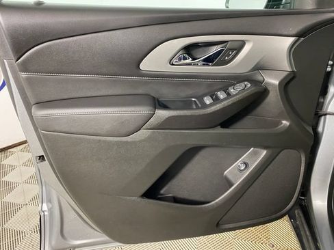 Used 2023 Chevrolet Traverse LT AWD/4WD image 11