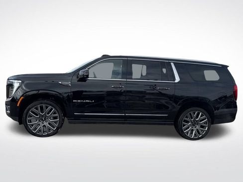Used 2025 GMC Yukon XL Denali Ultimate w/ LPO, Floor Liner Package AWD/4WD image 11