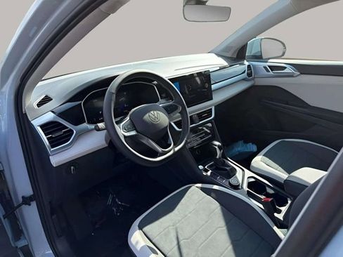 New 2026 Volkswagen Taos SE AWD/4WD image 9