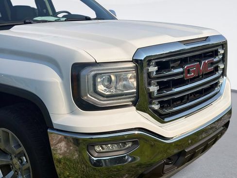 Used 2018 GMC Sierra 1500 SLT w/ SLT Premium Package AWD/4WD image 4
