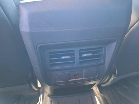 Used 2024 Chevrolet Colorado LT w/ LT Convenience Package II AWD/4WD image 14