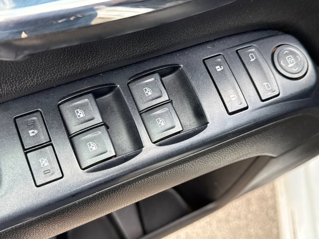 Used 2018 GMC Sierra 3500 4x4 Crew Cab w/ Sierra Convenience Package image 19