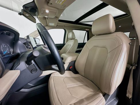 Used 2023 Ford Expedition Limited image 13