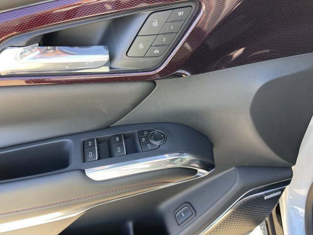 New 2027 Chevrolet Traverse RS w/ LPO, Floor Liner Package AWD/4WD image 13