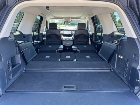 Used 2025 Ford Expedition Platinum AWD/4WD image 48
