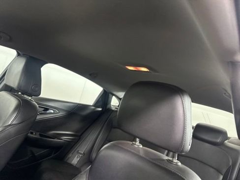 Used 2017 Chevrolet Malibu LT w/ Leather Package image 12