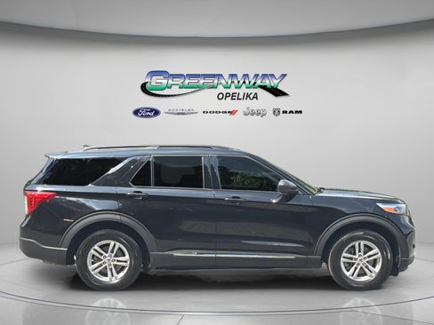 Used 2023 Ford Explorer XLT RWD image 8