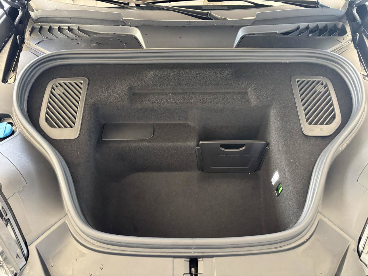 Used 2025 Porsche Macan 4 Electric AWD/4WD image 26