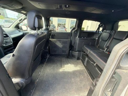 Used 2014 Dodge Grand Caravan R/T w/ Safety Sphere Group FWD image 11