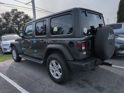 Used 2018 Jeep Wrangler Unlimited Sport S image 4