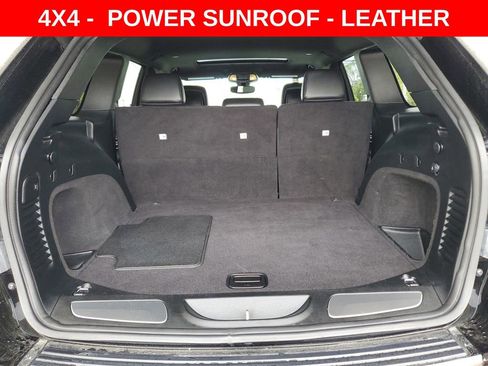 Used 2018 Jeep Grand Cherokee Limited image 10