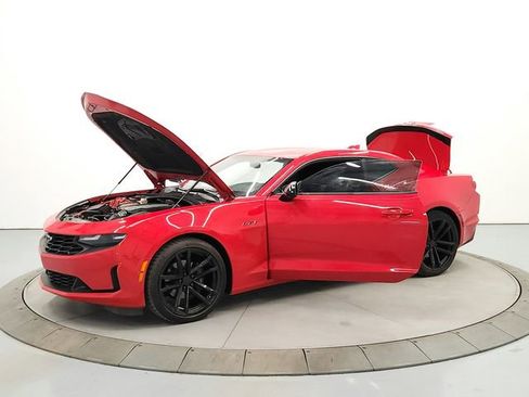 Used 2020 Chevrolet Camaro LT w/ Black Appearance Package RWD image 11