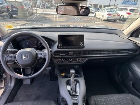 Used 2023 Honda HR-V LX image 16