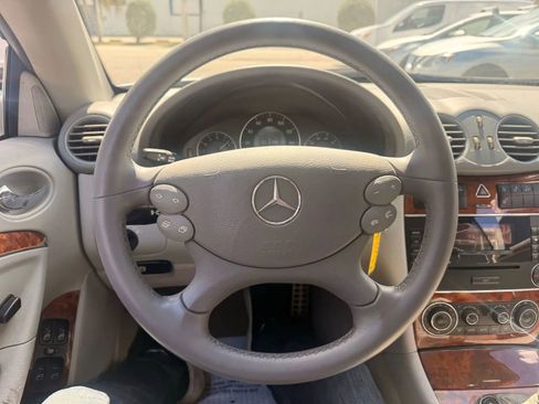 Used 2005 Mercedes-Benz CLK 320 Cabriolet image 27