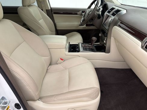 Used 2019 Lexus GX 460 Premium w/ Premium Package AWD/4WD image 26