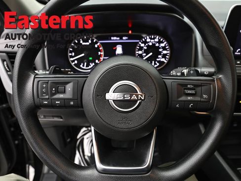 Used 2024 Nissan Rogue S AWD/4WD image 10