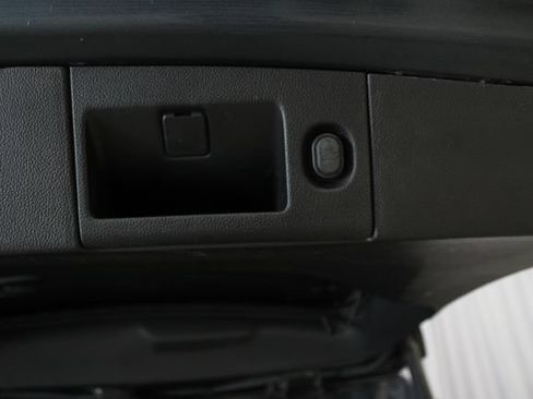 Used 2020 Chevrolet Suburban Premier AWD/4WD image 34