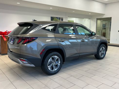 New 2026 Hyundai Tucson Blue SE image 7