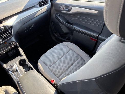 Used 2022 Ford Escape SE w/ Cold Weather Package image 15