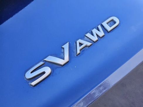 Used 2024 Nissan Rogue SV image 12