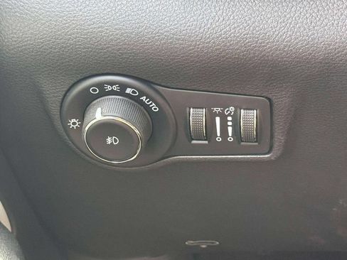 Used 2026 Jeep Compass Limited AWD/4WD image 19
